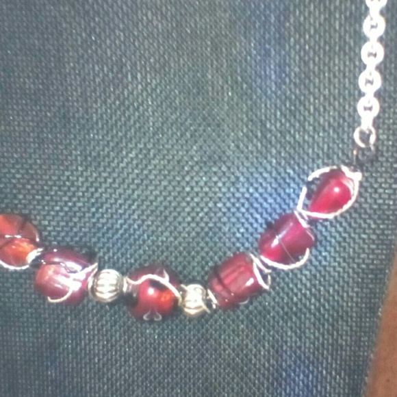 Gorgeous Bead and Chain Necklace (NWOT) - Picture 3 of 5